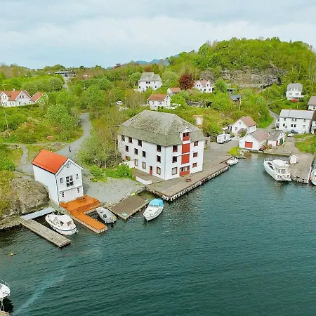 Holiday Home Mosterhamn *