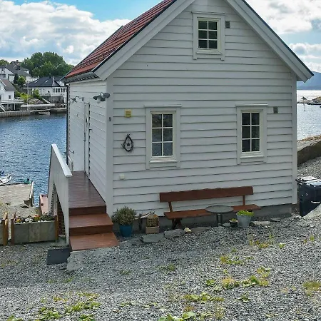 Holiday Home Mosterhamn *