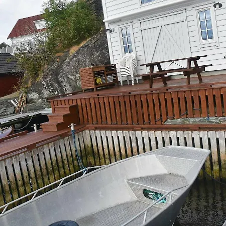 Holiday Home Mosterhamn *