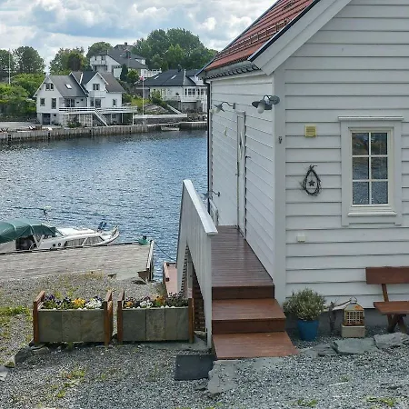Holiday Home Mosterhamn *